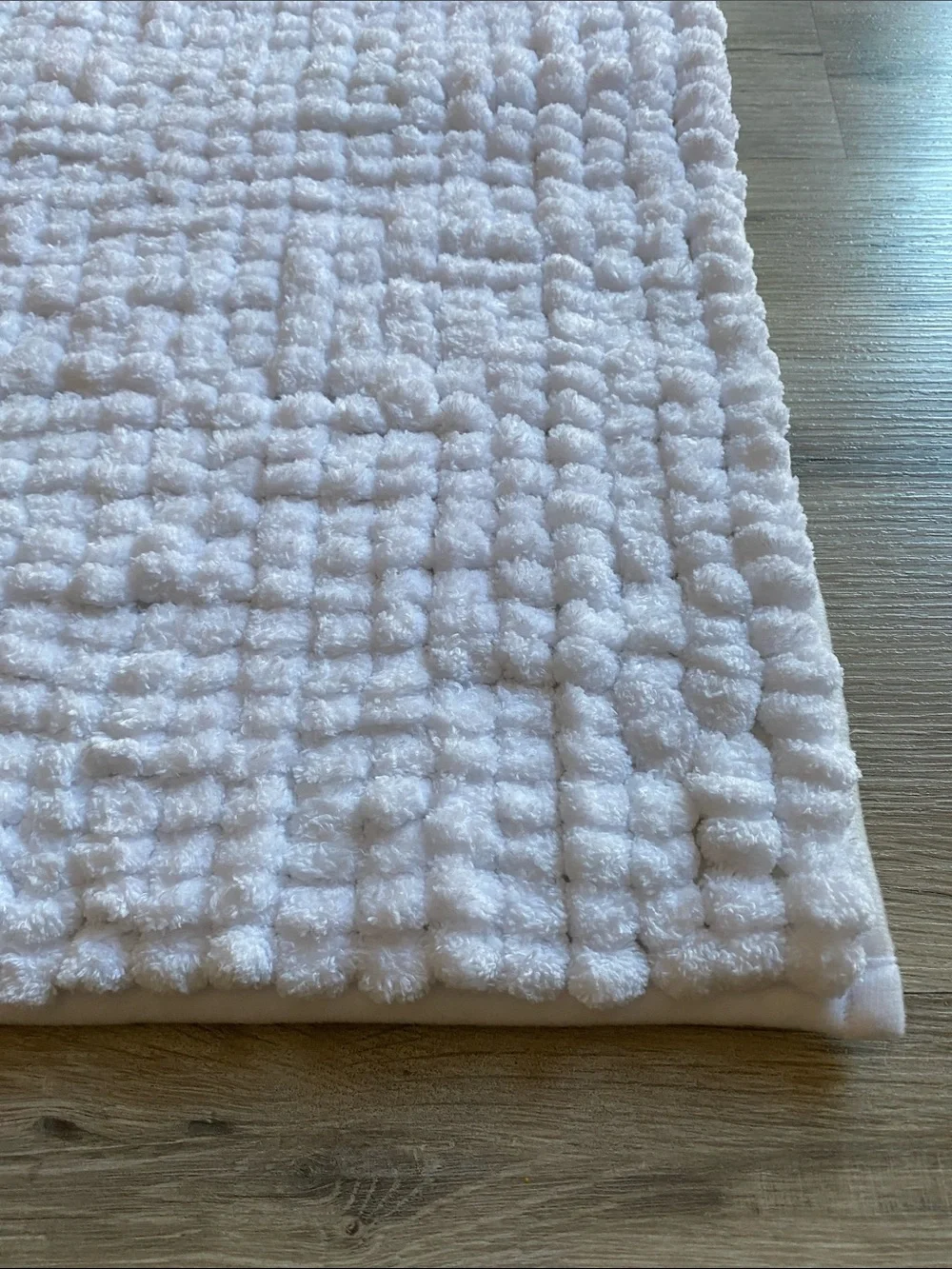 Room Essentials White Cushion Bath Mat